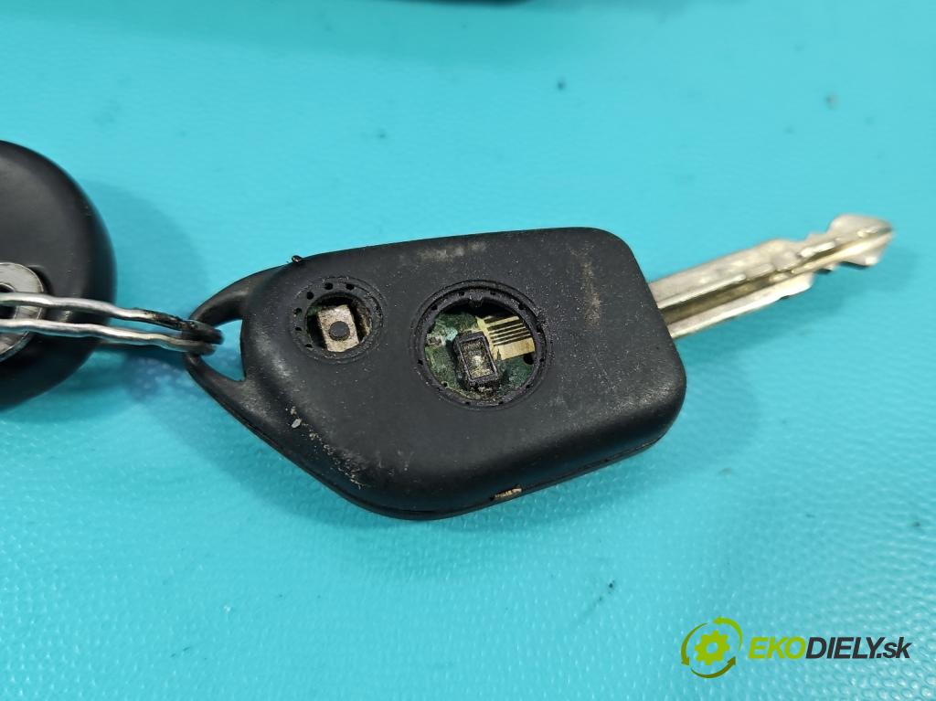 Citroen Xsara Picasso 1.6 8v 88 HP manual 65 kW 1597 cm3 5- Spínačka  (Spínacia skrinka)