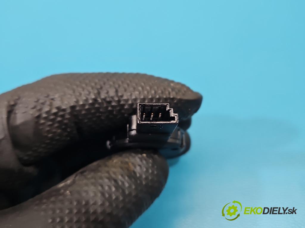 Maserati Quattroporte VI 13- 3.0 V6 automatic 301 kW 2979 cm3 4- snímač déšť: 670032787 (Snímač dažďa)