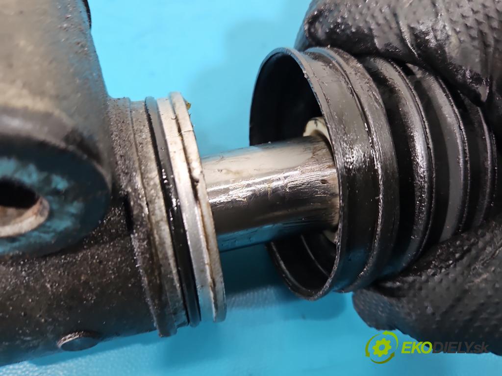 Maserati Quattroporte VI 13- 3.0 V6 automatic 301 kW 2979 cm3 4- Ozubené kolo: volant 06700367180