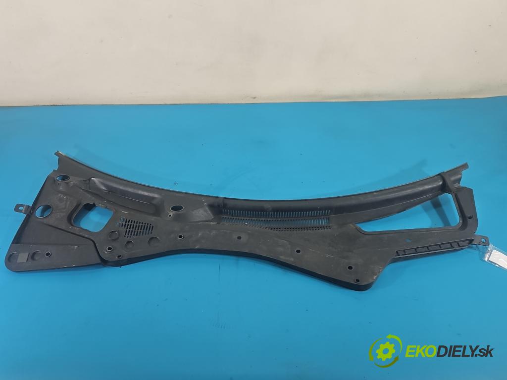 Maserati Quattroporte VI 13- 3.0 V6 automatic 301 kW 2979 cm3 4- torpédo 670010468 (Torpédo (plast pod čelným sklom))