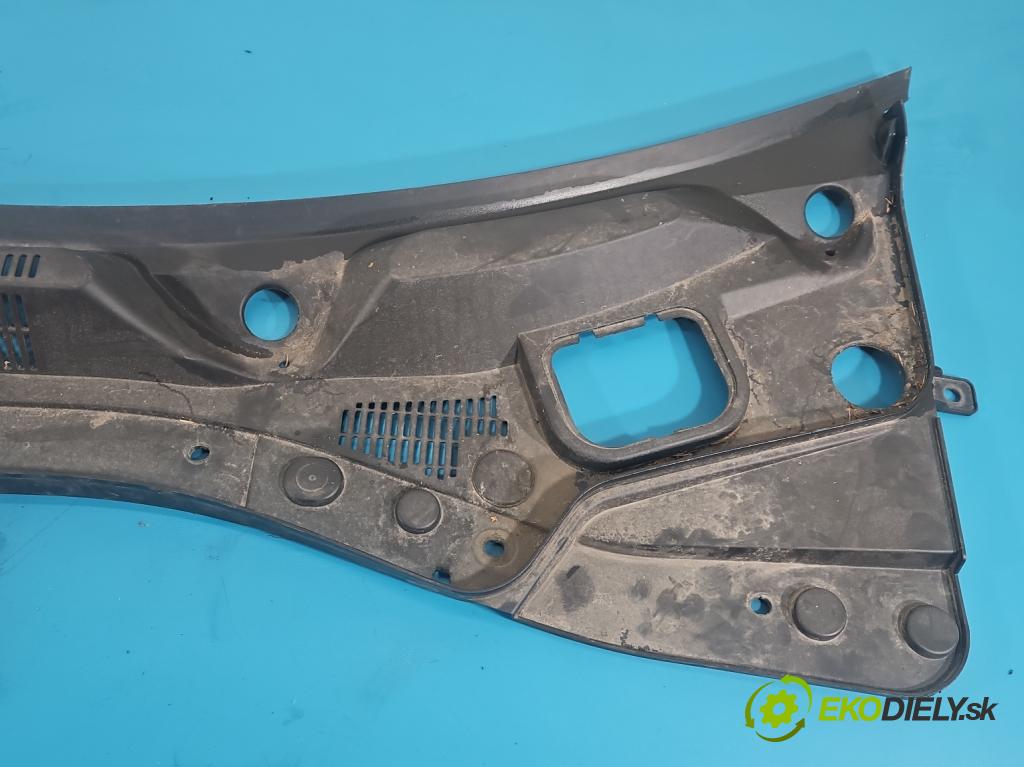 Maserati Quattroporte VI 13- 3.0 V6 automatic 301 kW 2979 cm3 4- torpédo 670010468 (Torpédo (plast pod čelným sklom))