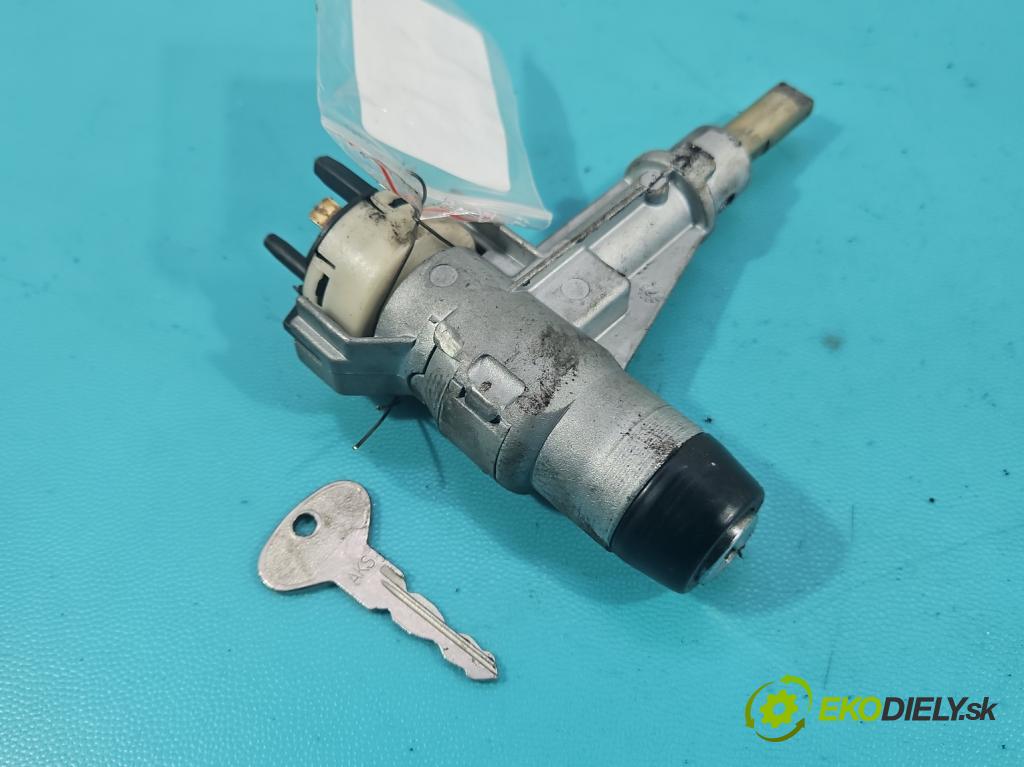 Audi 80 B4 1991-1994 2.0 90 HP manual 66 kW 1985 cm3 5- Spínačka 893905851D (Spínacia skrinka)