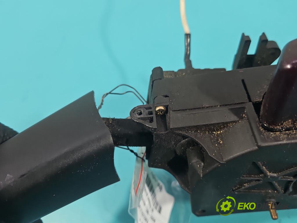 Mercedes Sprinter I 1995-2006 2.2 CDI 82 HP automatic 60 kW 2148 cm3 5- prepínač komplex: 9015400145 (Prepínacie páčky pod volantom)