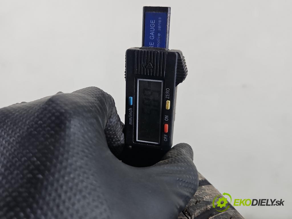 Ford Focus Mk1 1998-2004 1.6 16v 101 hp manual 74 kW 1596 cm3 5- pneumatiky: zimní 4 ks komplet