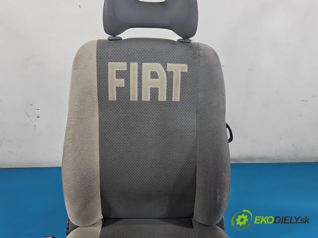 Fiat Seicento 1.1 54 HP manual 40 kW 1108 cm3 3- Sedačka ľavý 47302188 (Sedadlo)