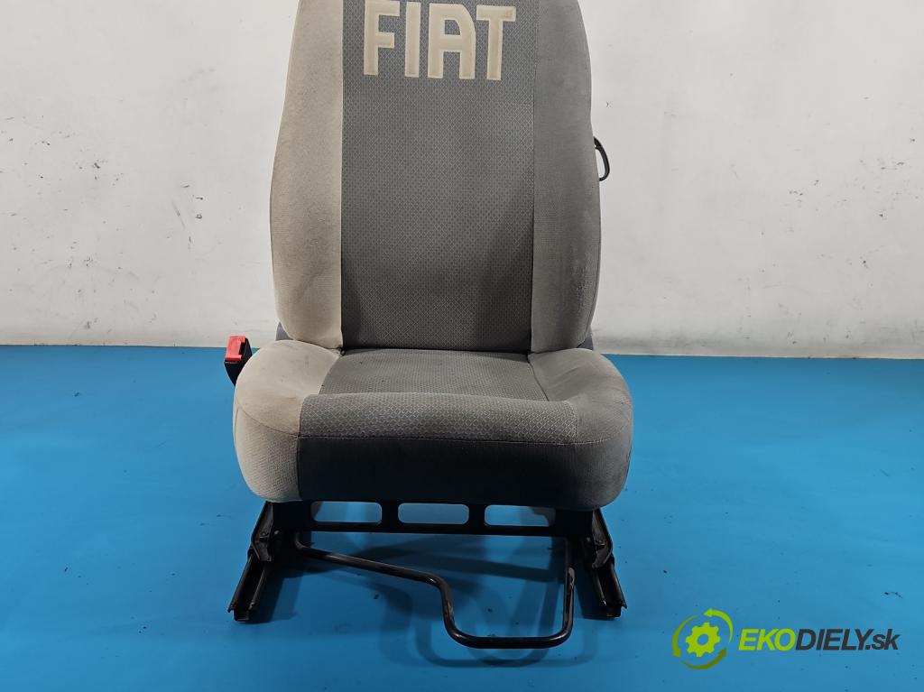 Fiat Seicento 1.1 54 HP manual 40 kW 1108 cm3 3- Sedačka ľavý 47302188 (Sedadlo)