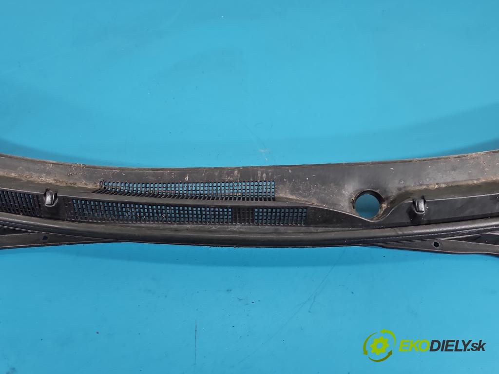 Hyundai I40 1.7 crdi 136hp manual 100 kW 1685 cm3 5- torpédo 86151-3Z000 (Plast pod čelním sklem)