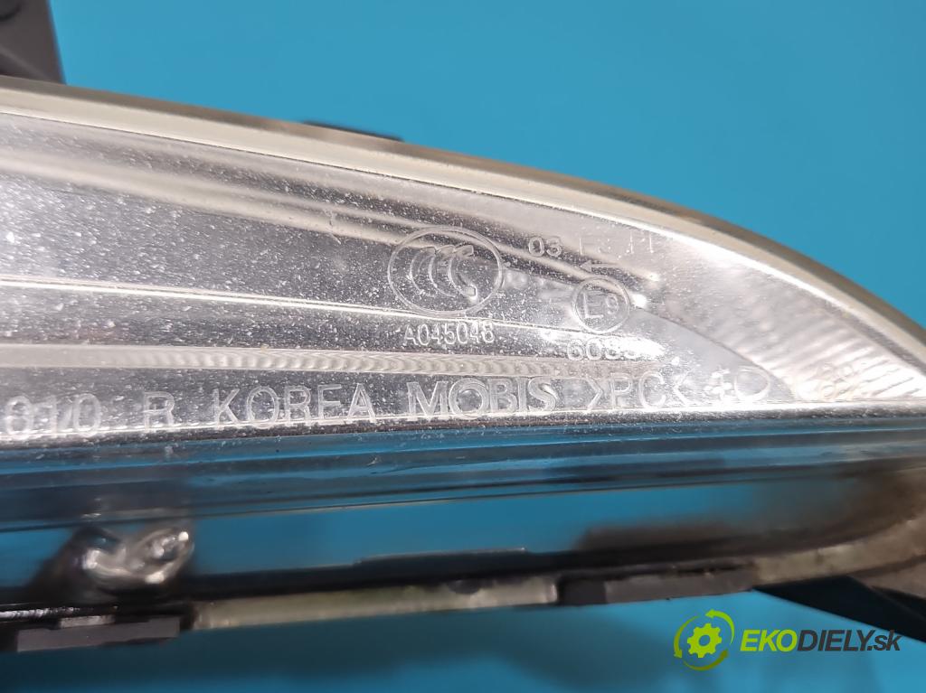 Hyundai I40 1.7 crdi 136 HP manual 100 kW 1685 cm3 5- Halogen pravý 92202-3Z010 (Kľučka dverí ostatné)