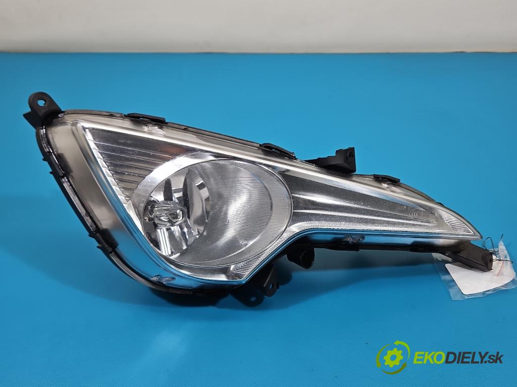 Hyundai I40 1.7 crdi 136 HP manual 100 kW 1685 cm3 5- Halogen pravý 92202-3Z010 (Kľučka dverí ostatné)