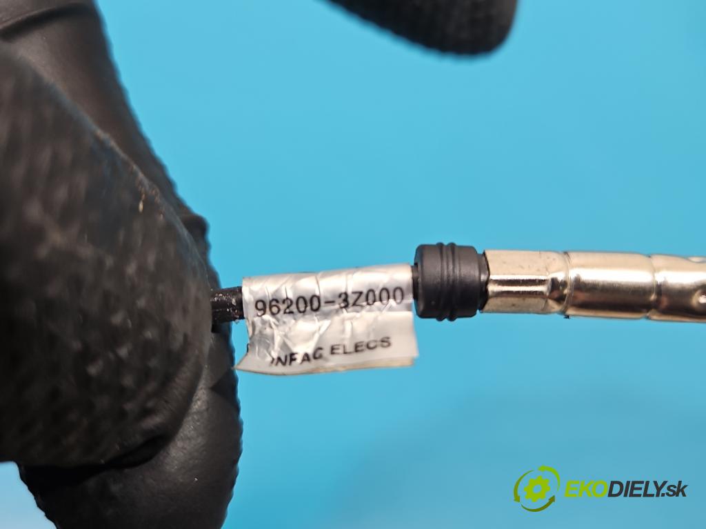 Hyundai I40 1.7 crdi 136 HP manual 100 kW 1685 cm3 5- Antena 96200-3Z000