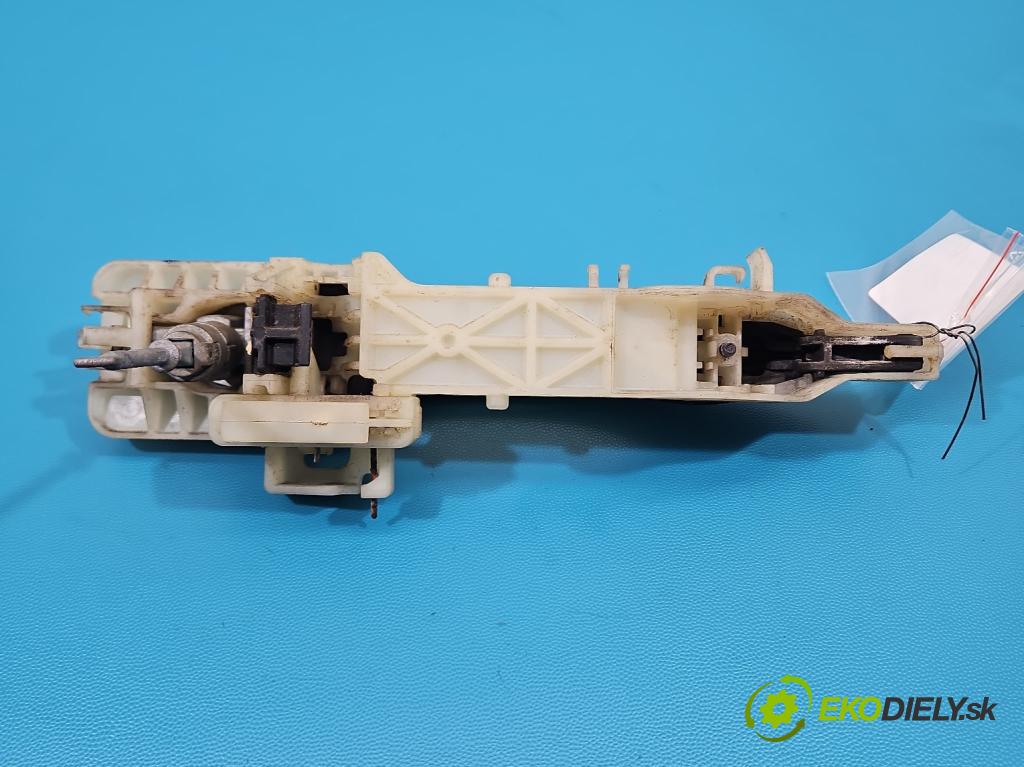 Hyundai I40 1.7 crdi 136 HP manual 100 kW 1685 cm3 5- rukoväť predné ľavé mimo:  (Kľučka dverí vonkajšia predná ľavá)