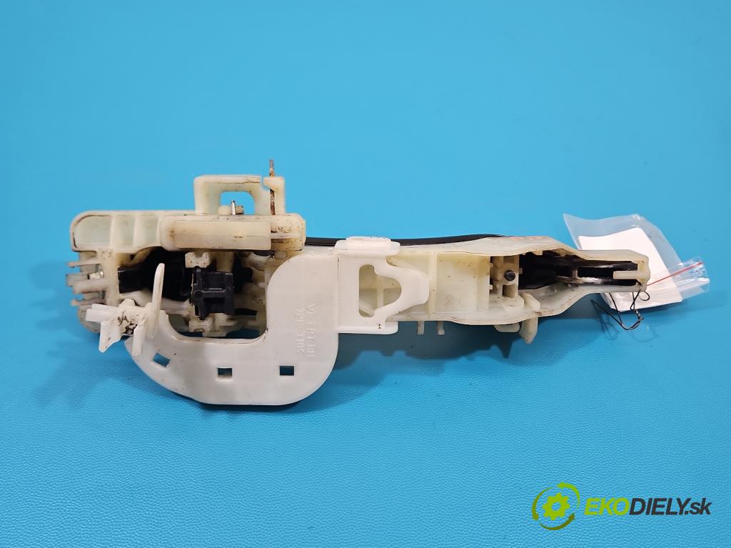 Hyundai I40 1.7 crdi 136hp manual 100 kW 1685 cm3 5- klika přední pravé  (Klika dveří ostatní)