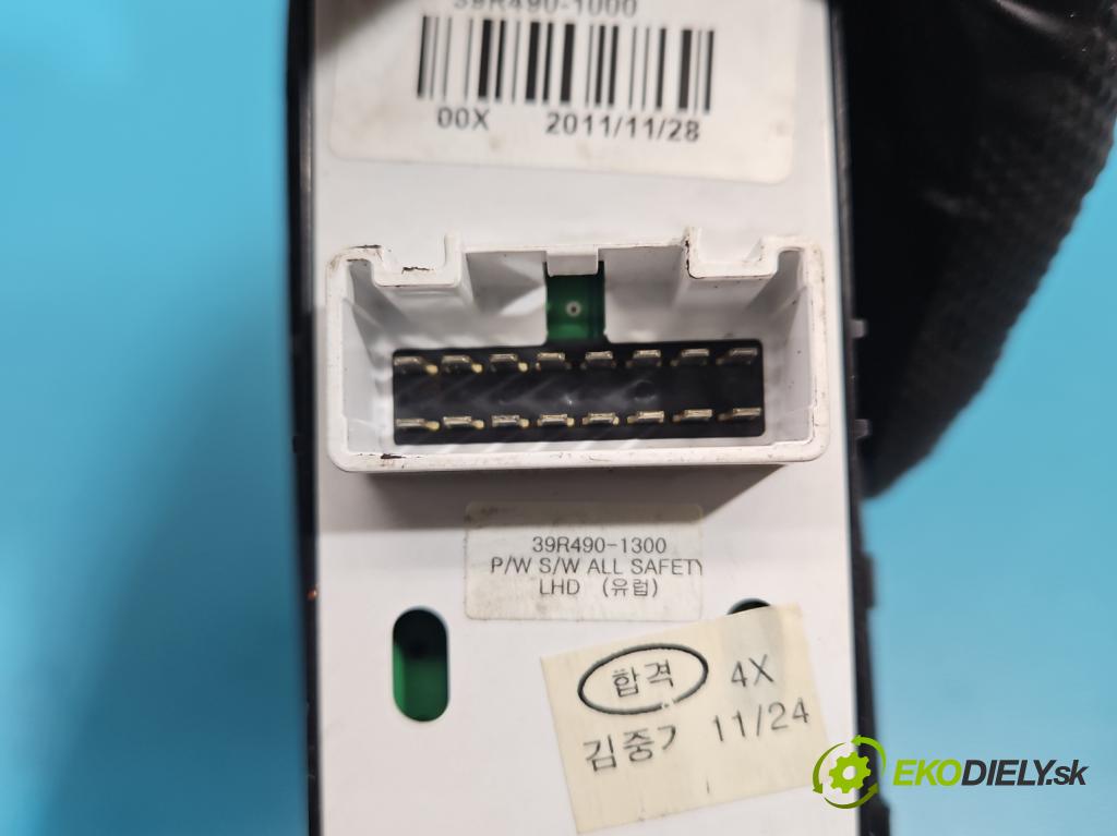 Hyundai I40 1.7 crdi 136hp manual 100 kW 1685 cm3 5- Přepínač oken zpětných zrcátek 93570-3Z000