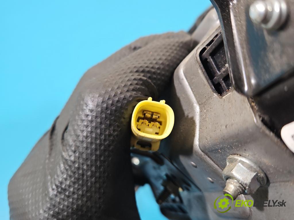 Hyundai I40 1.7 crdi 136hp manual 100 kW 1685 cm3 5- Polštář: vzduch: 569703Z100RY