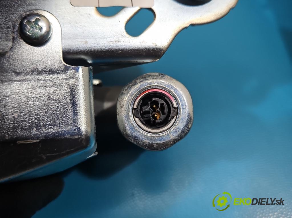 Hyundai I40 1.7 crdi 136hp manual 100 kW 1685 cm3 5- stěna bezpečnost přední levý 88810-3Z000RY