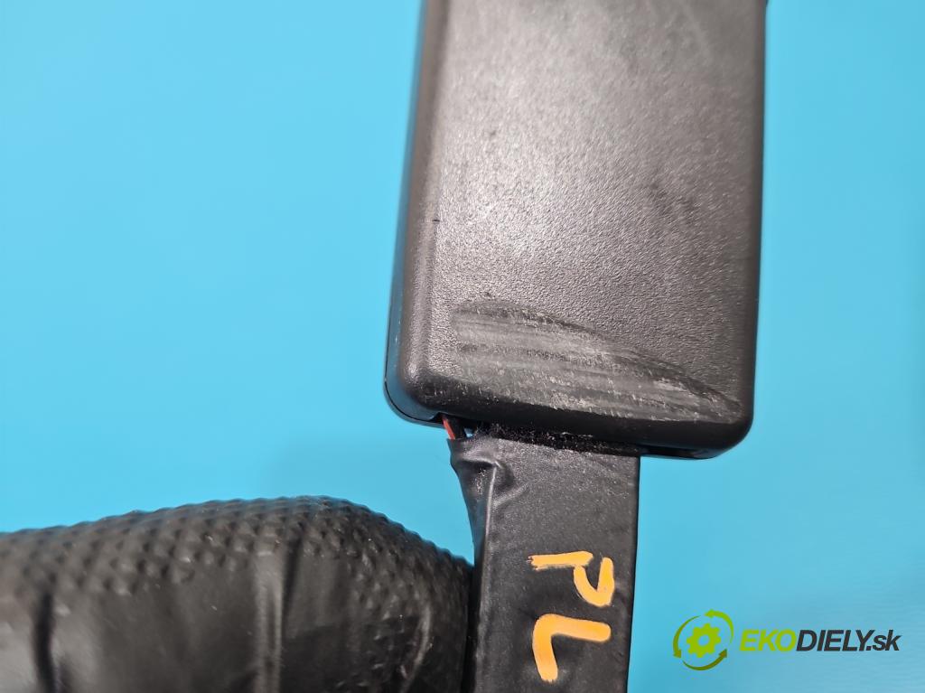 Hyundai I40 1.7 crdi 136hp manual 100 kW 1685 cm3 5- stěna bezpečnost přední levý 88830-3Z000RY