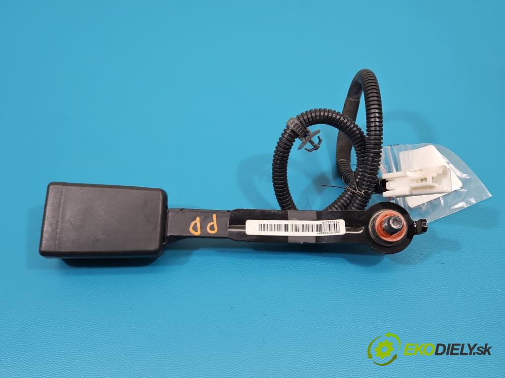 Hyundai I40 1.7 crdi 136 HP manual 100 kW 1685 cm3 5- pas bezpečnosť: predné pravý