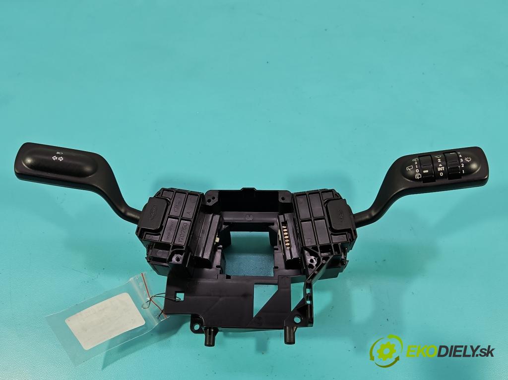 Ford Freestyle 3.0 V6 203KM automatic 149 kW 2967 cm3 5- prepínač komplex:  (Prepínacie páčky pod volantom)