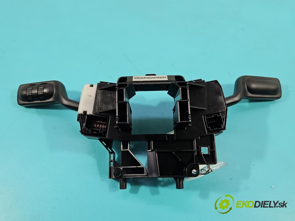 Ford Freestyle 3.0 V6 203KM automatic 149 kW 2967 cm3 5- prepínač komplex:  (Prepínacie páčky pod volantom)