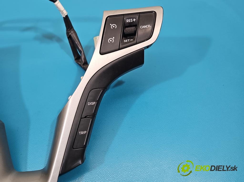 Hyundai I40 1.7 crdi 136 HP manual 100 kW 1685 cm3 5- prepínač multifunkční: řízení: 96790-3Z100RY (Prepínacie páčky pod volantom)