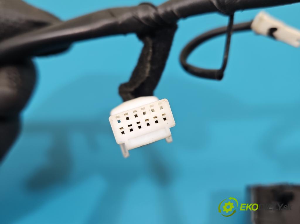 Hyundai I40 1.7 crdi 136 HP manual 100 kW 1685 cm3 5- prepínač multifunkční: řízení: 96790-3Z100RY (Prepínacie páčky pod volantom)