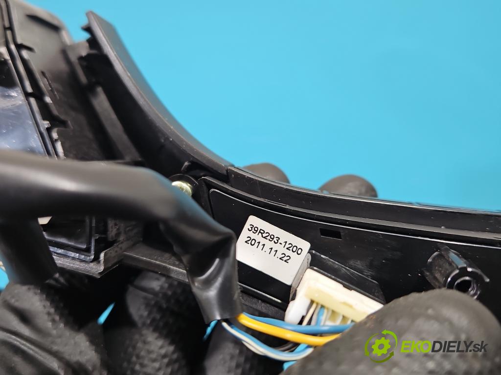 Hyundai I40 1.7 crdi 136 HP manual 100 kW 1685 cm3 5- prepínač multifunkční: řízení: 96790-3Z100RY (Prepínacie páčky pod volantom)