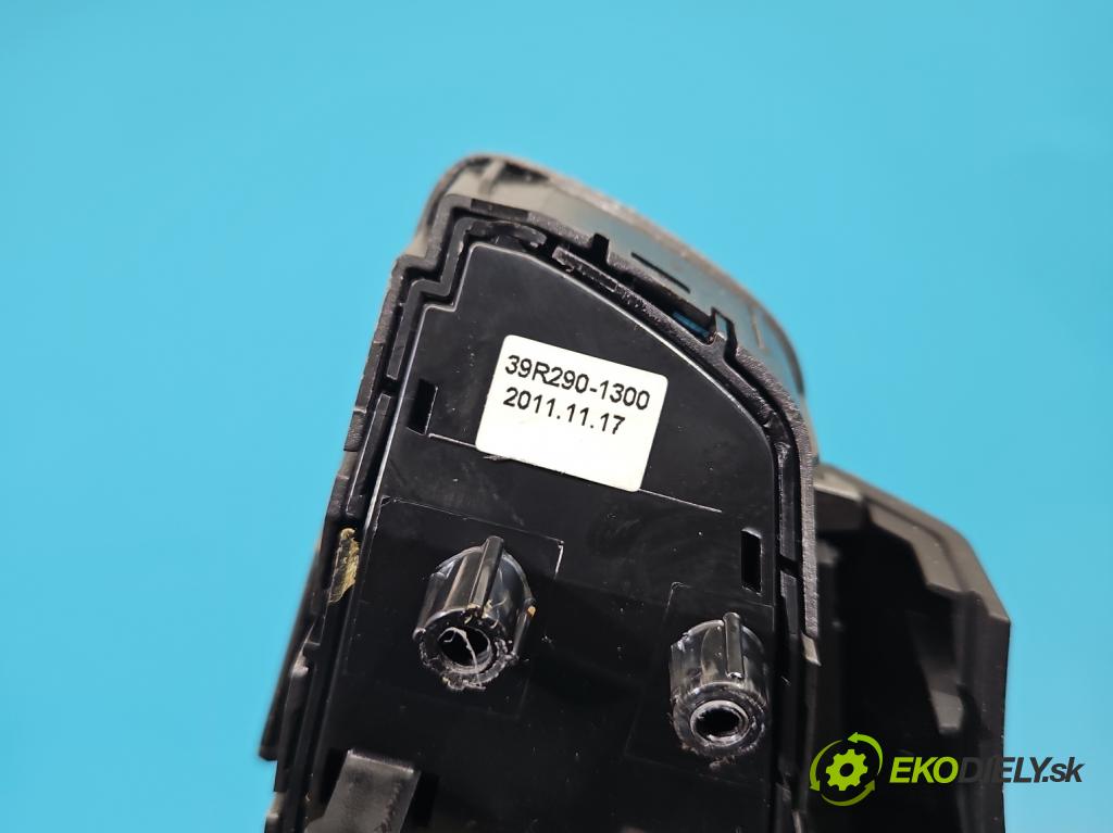 Hyundai I40 1.7 crdi 136 HP manual 100 kW 1685 cm3 5- prepínač multifunkční: řízení: 96790-3Z100RY (Prepínacie páčky pod volantom)