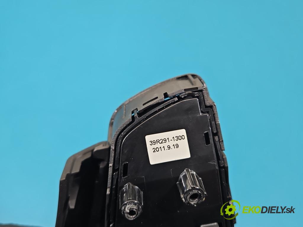 Hyundai I40 1.7 crdi 136 HP manual 100 kW 1685 cm3 5- prepínač multifunkční: řízení: 96790-3Z100RY (Prepínacie páčky pod volantom)