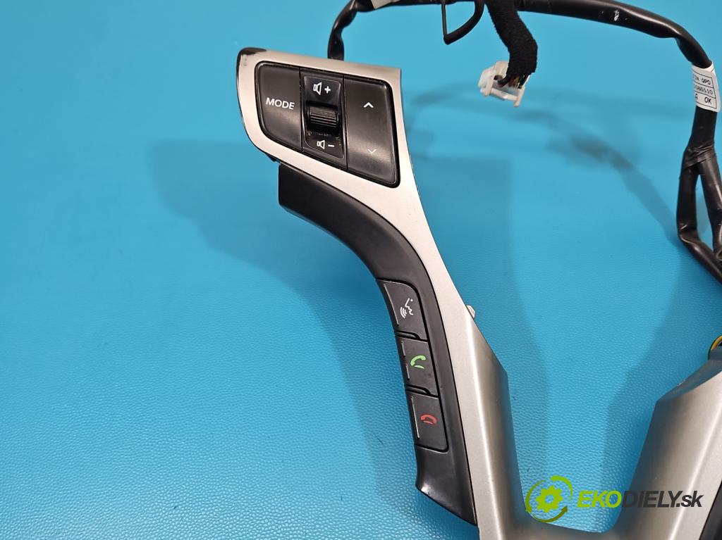 Hyundai I40 1.7 crdi 136 HP manual 100 kW 1685 cm3 5- prepínač multifunkční: řízení: 96790-3Z100RY (Prepínacie páčky pod volantom)