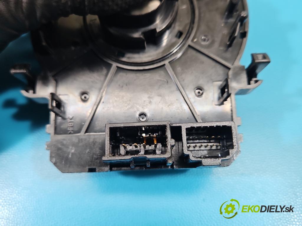 Hyundai I40 1.7 crdi 136 HP manual 100 kW 1685 cm3 5- Páska: airbag  (Airbag)