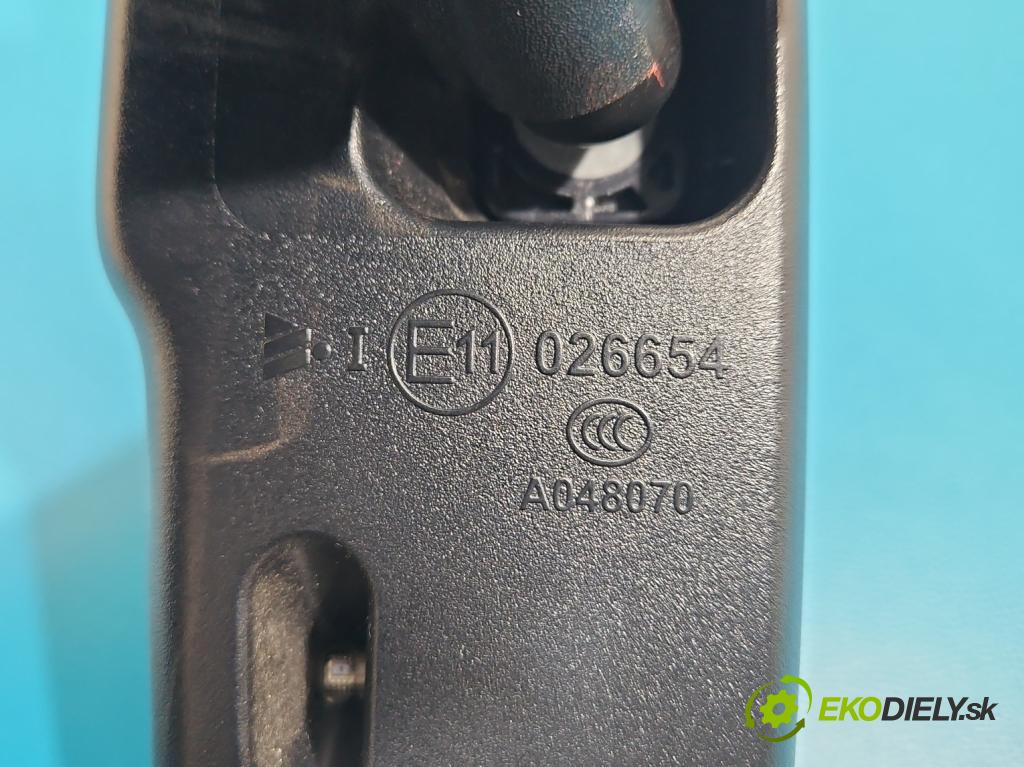 Hyundai I40 1.7 crdi 136hp manual 100 kW 1685 cm3 5- zpětné zrcátko vnitřní  (Vnitřní zpětné zrcátko)