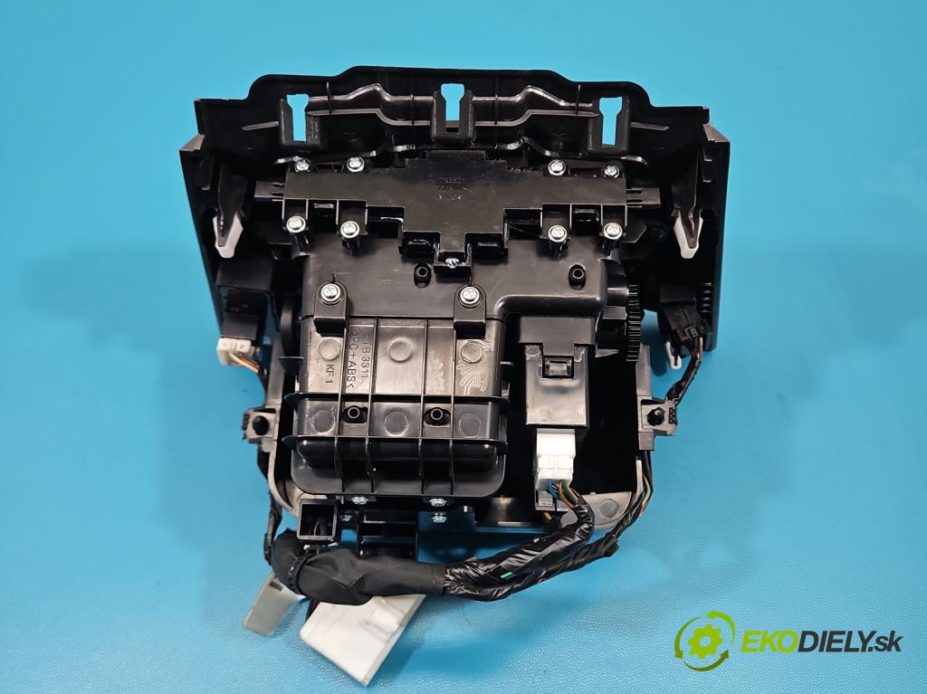 Hyundai I40 1.7 crdi 136 HP manual 100 kW 1685 cm3 5- kastlík 84635-3Z100