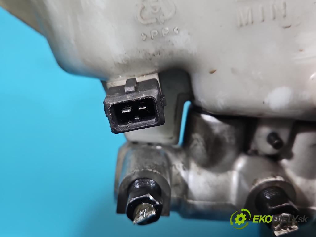 Hyundai I40 1.7 crdi 136hp manual 100 kW 1685 cm3 5- servo posilovač 58500-3Z100
