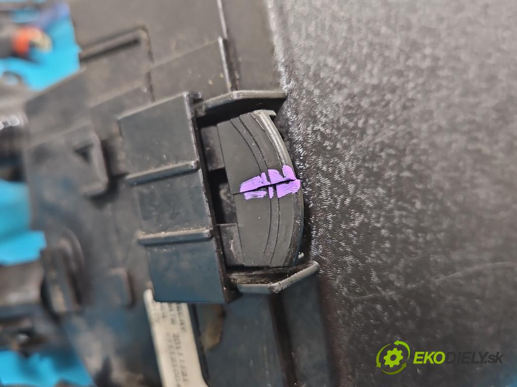 Hyundai I40 1.7 crdi 136hp manual 100 kW 1685 cm3 5- skříňka pojistková 91951-3X140 (Pojistková skříňka)