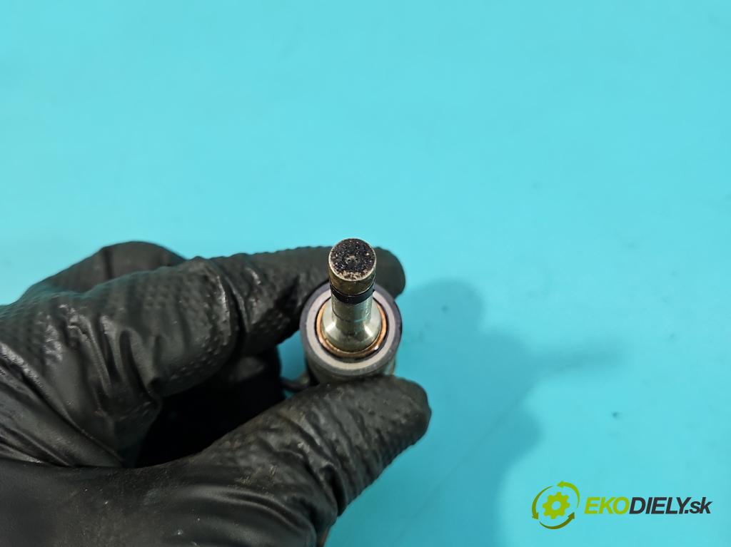 Kia Sportage III 2010-2015 1.6 GDI 135 HP manual 99 kW 1591 cm3 5- vstrek 0261500100 (Vstrekovač paliva)