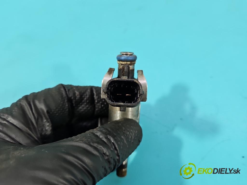 Kia Sportage III 2010-2015 1.6 GDI 135 HP manual 99 kW 1591 cm3 5- vstrek 0261500100 (Vstrekovač paliva)