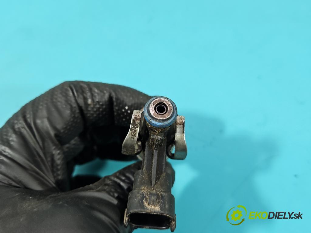 Kia Sportage III 2010-2015 1.6 GDI 135 HP manual 99 kW 1591 cm3 5- vstrek 0261500100 (Vstrekovač paliva)