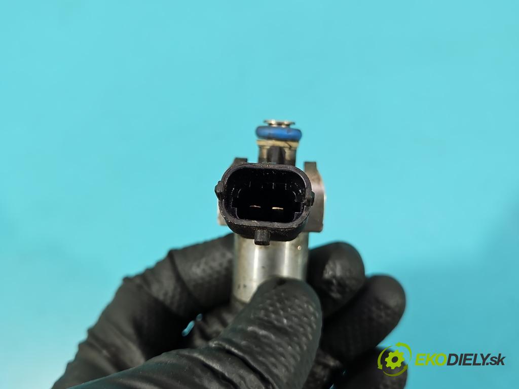 Kia Sportage III 2010-2015 1.6 GDI 135 HP manual 99 kW 1591 cm3 5- vstrek 0261500100 (Vstrekovač paliva)