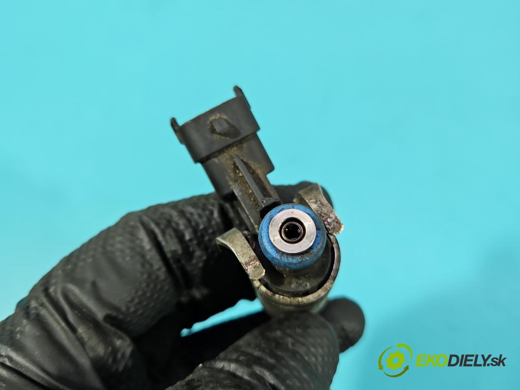 Kia Sportage III 2010-2015 1.6 GDI 135 HP manual 99 kW 1591 cm3 5- vstrek 0261500100 (Vstrekovač paliva)