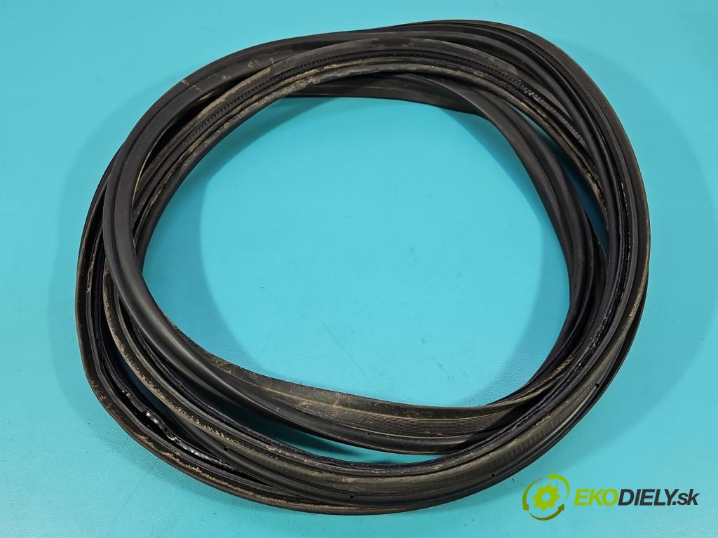 Toyota Rav4 V 2018- 2.5 hybrid 178KM automatic 131 kW 2487 cm3 5- Těsnění: kufrových dveří 