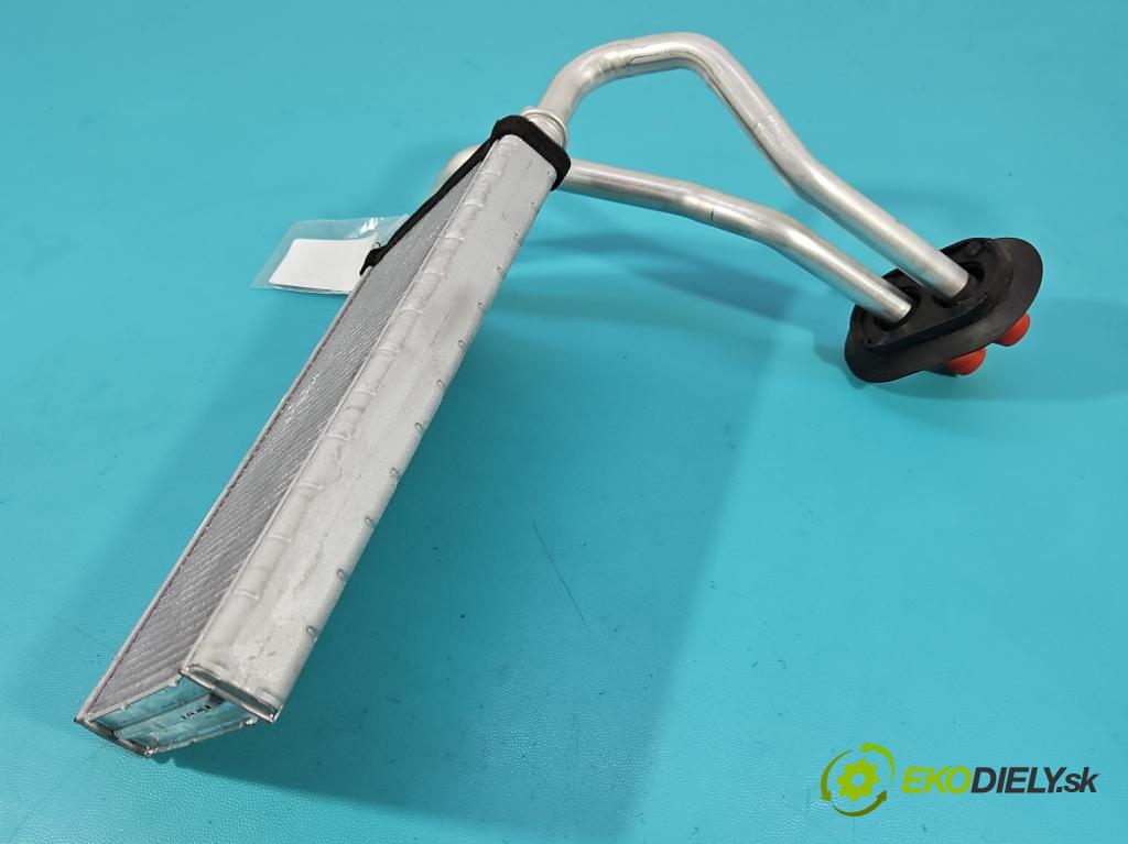 Toyota Rav4 V 2018- 2.5 hybrid 178KM automatic 131 kW 2487 cm3 5- radiátor  (Radiátor topení)