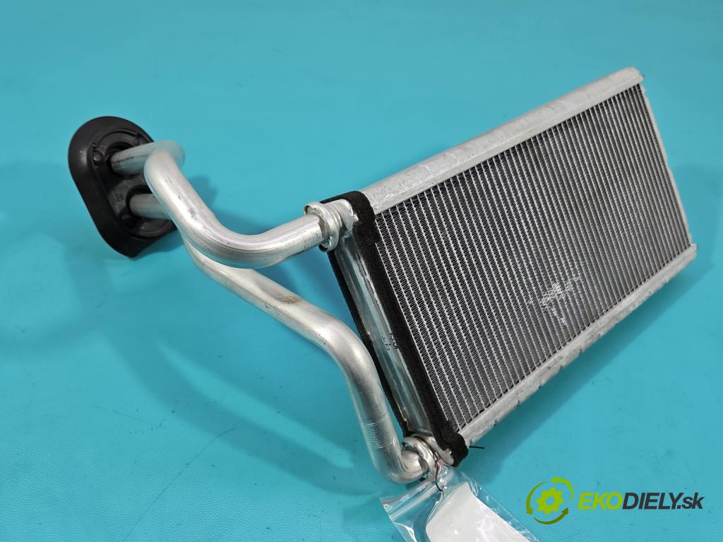 Toyota Rav4 V 2018- 2.5 hybrid 178KM automatic 131 kW 2487 cm3 5- radiátor  (Radiátor topení)