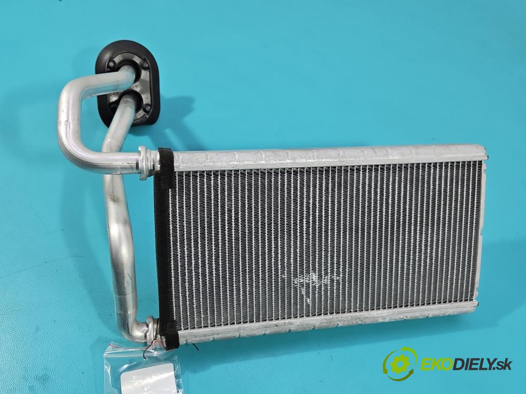 Toyota Rav4 V 2018- 2.5 hybrid 178KM automatic 131 kW 2487 cm3 5- radiátor  (Radiátor topení)