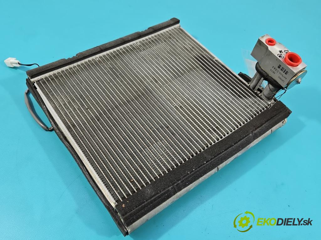 Toyota Rav4 V 2018- 2.5 hybrid 178KM automatic 131 kW 2487 cm3 5- radiátor 447500-5940 (Radiátor topení)