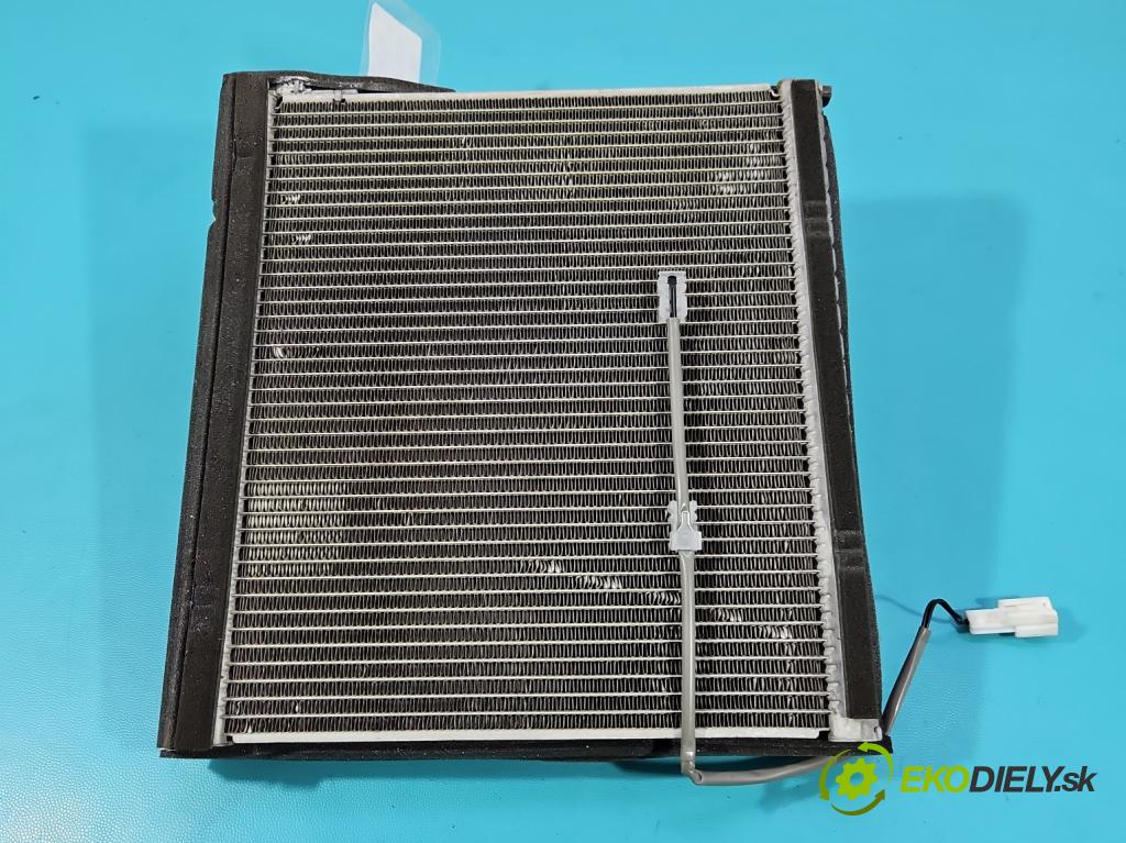 Toyota Rav4 V 2018- 2.5 hybrid 178KM automatic 131 kW 2487 cm3 5- radiátor 447500-5940 (Radiátor topení)