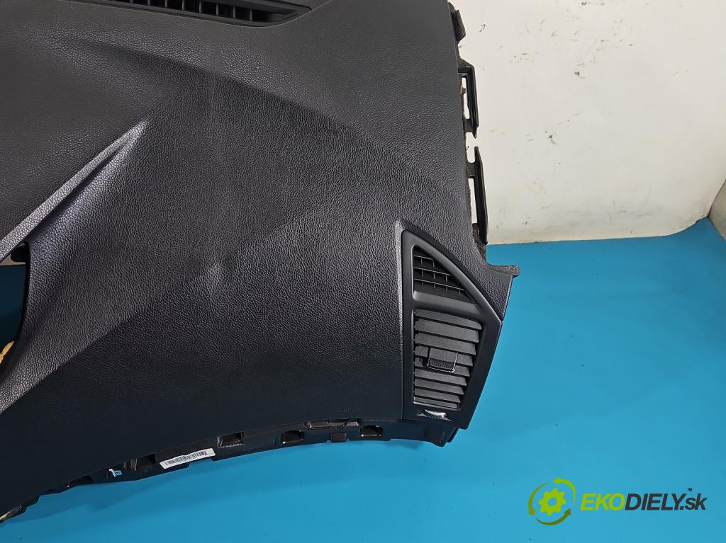 Hyundai I40 1.7 crdi 136hp manual 100 kW 1685 cm3 5- kokpit,přistrojova deska