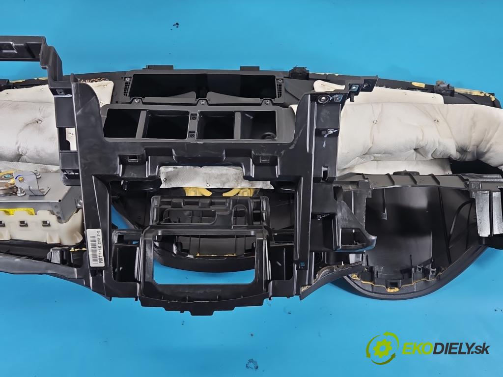 Hyundai I40 1.7 crdi 136hp manual 100 kW 1685 cm3 5- kokpit,přistrojova deska