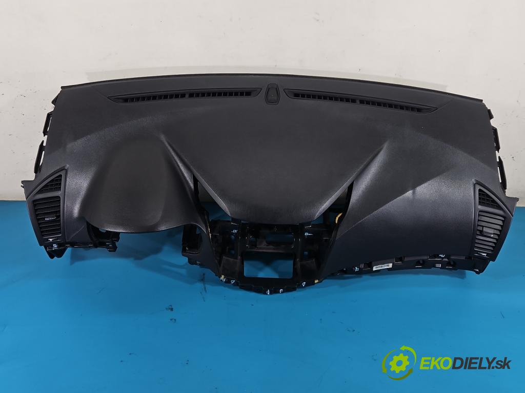 Hyundai I40 1.7 crdi 136hp manual 100 kW 1685 cm3 5- kokpit,přistrojova deska