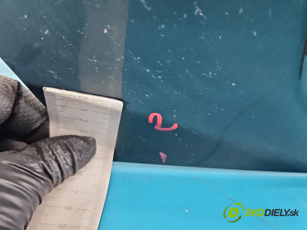 Toyota Avensis I T22 1997-2003 2.0 td 90 hp manual 66 kW 1975 cm3 4- zadní kufrové dveře  (Zadní kapota (kufr))