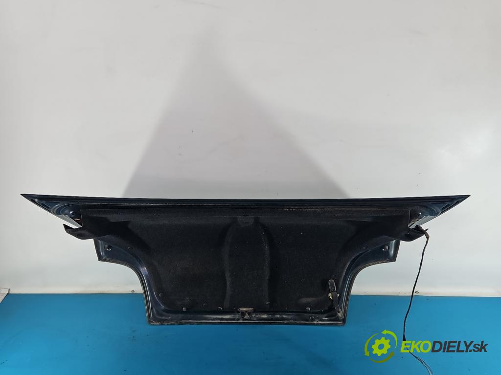 Toyota Avensis I T22 1997-2003 2.0 td 90 hp manual 66 kW 1975 cm3 4- zadní kufrové dveře  (Zadní kapota (kufr))